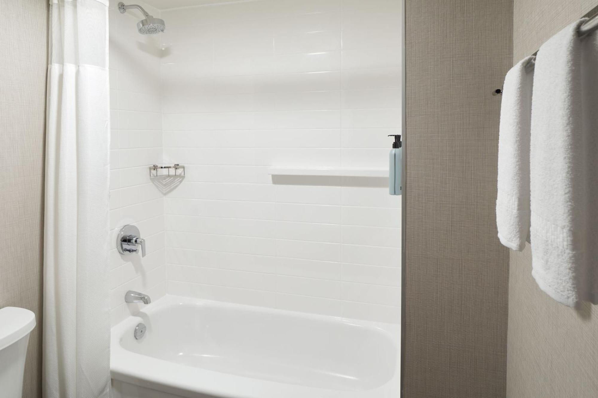 Residence Inn By Marriott Montreal Airport Dorval Eksteriør billede